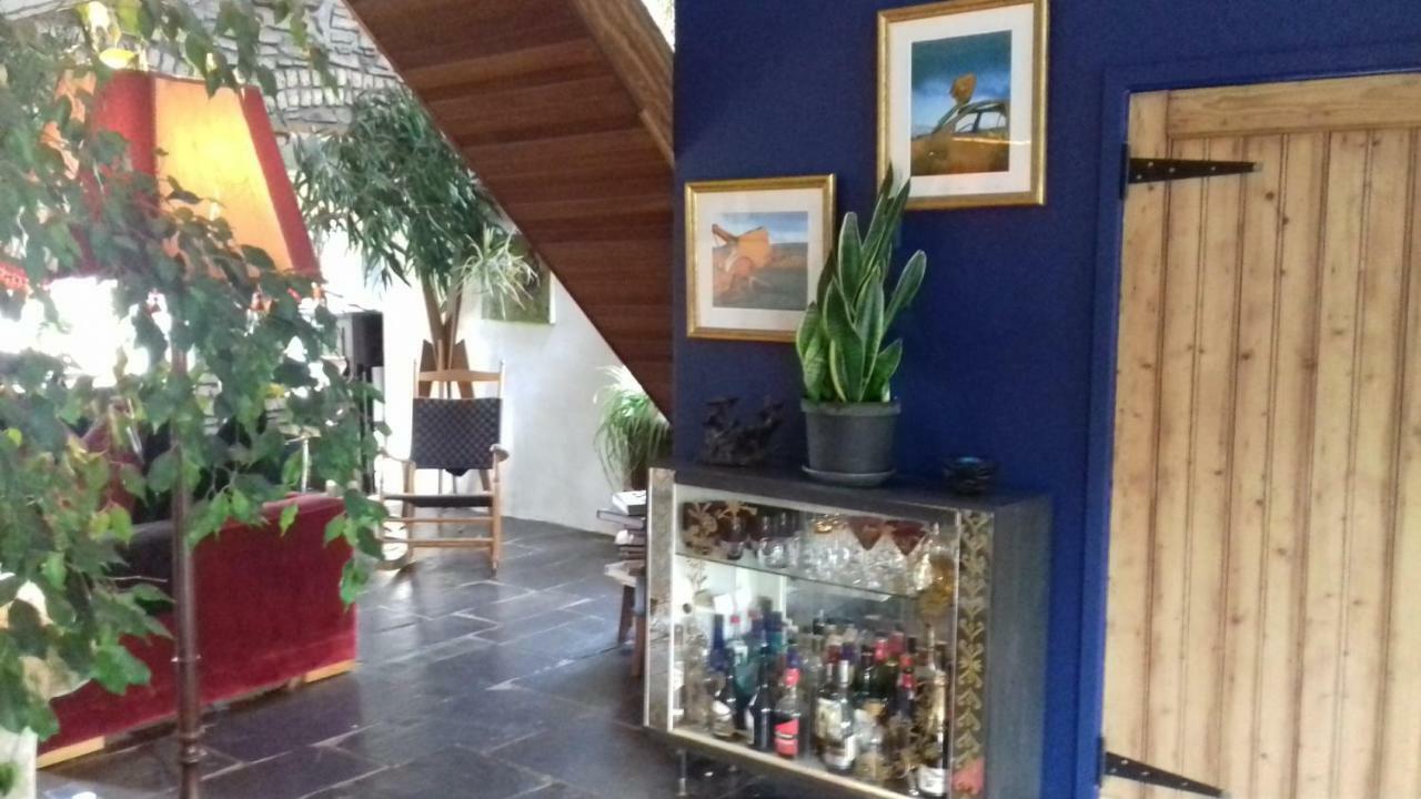 The Village Studio Apartments Моут Екстер'єр фото
