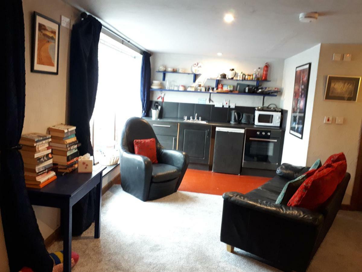 The Village Studio Apartments Моут Екстер'єр фото