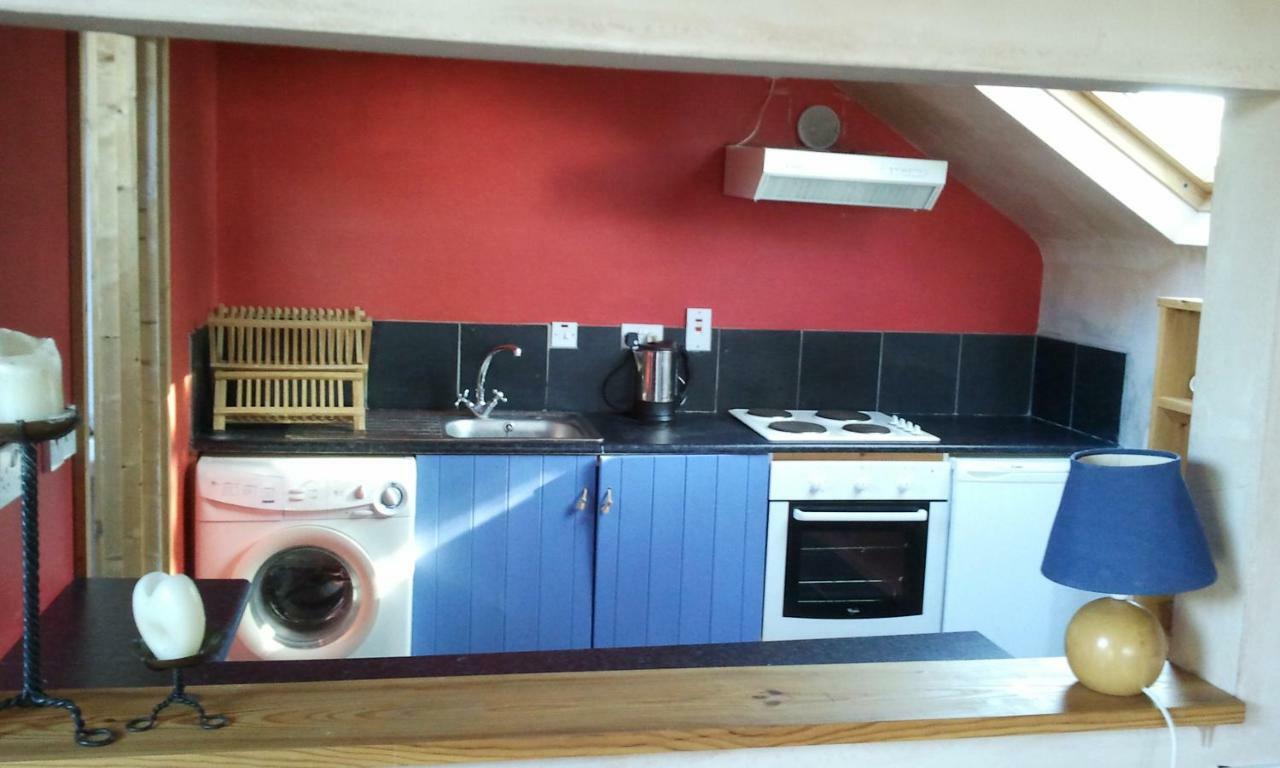 The Village Studio Apartments Моут Екстер'єр фото