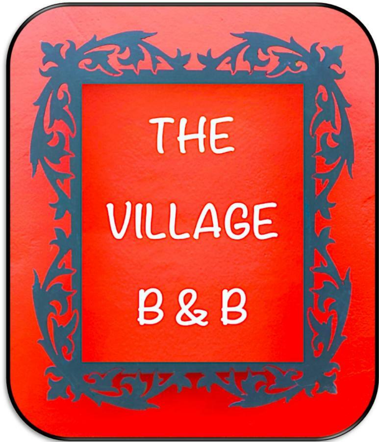 The Village Studio Apartments Моут Екстер'єр фото